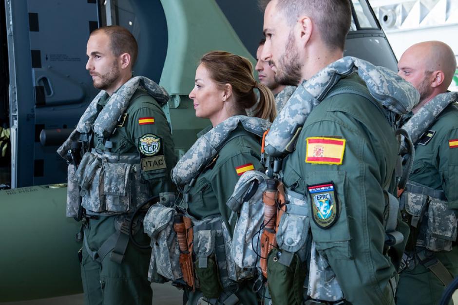 La tripulación de uno de los NH-90 de la Base de Cuatro Vientos en Madrid