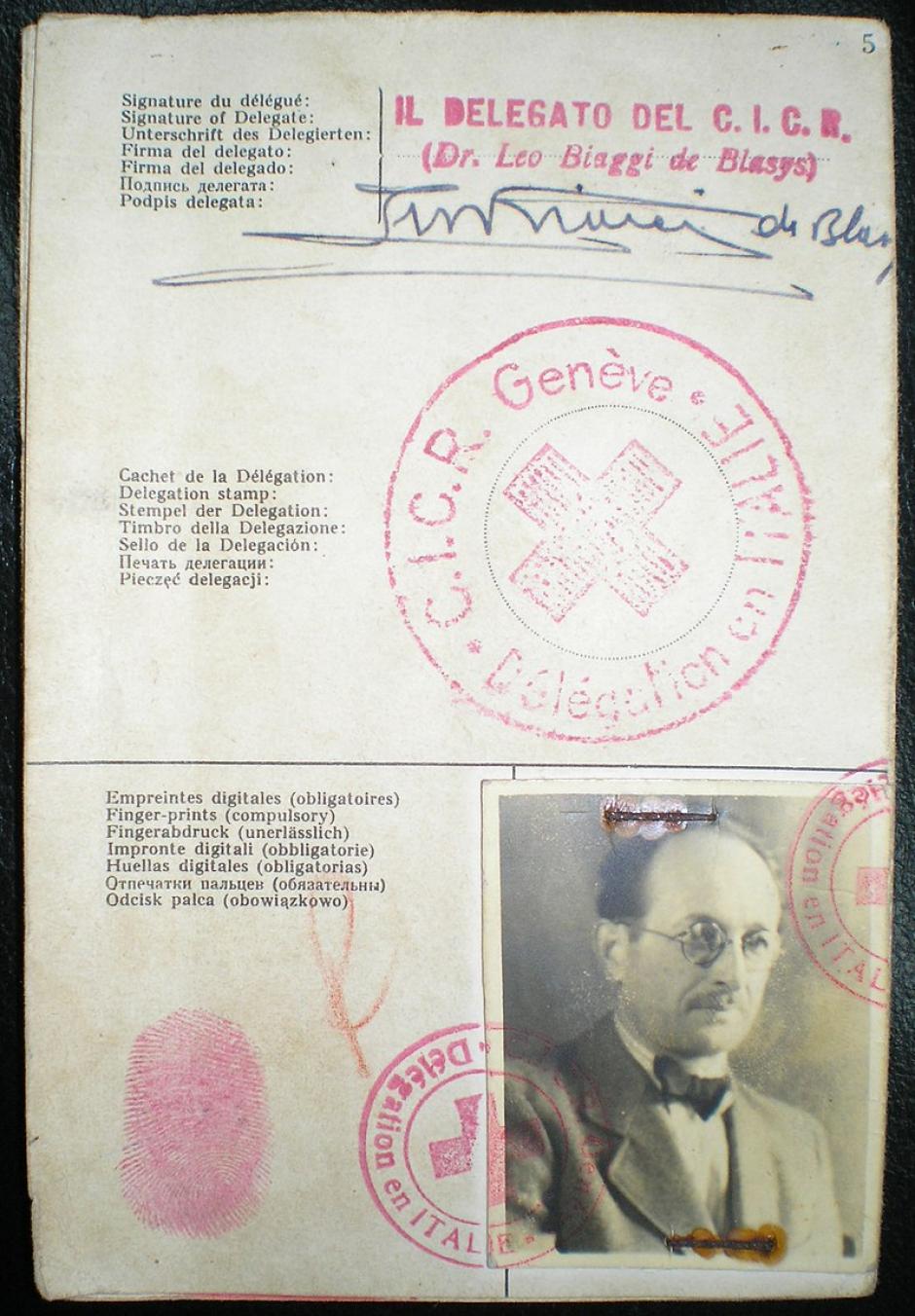 Documentación de Eichmann como Ricardo Klement.
