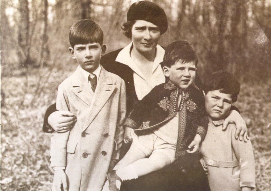 María con sus hijos, Pedro, Tomislav y Andrés