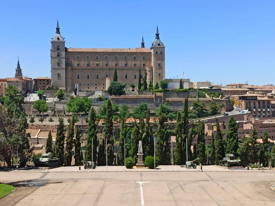 La Academia de Infantería tiene magníficas panorámicas del Alcázar de Toledo.