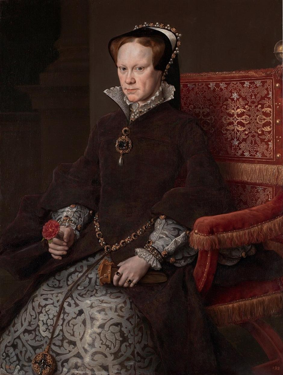 María Tudor con la joya El Estanque