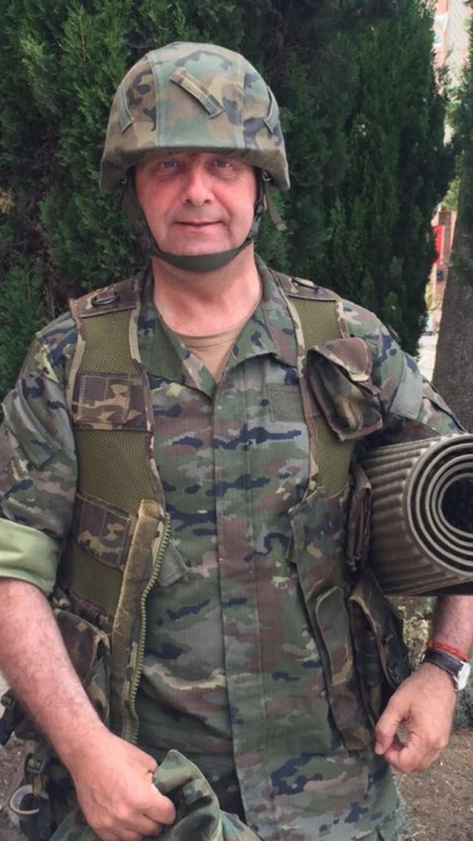 El alférez Moeckel, en el acuartelamiento militar de Camposoto