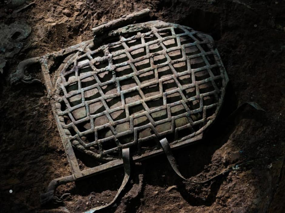 La caja con forma de caparazón de tortuga encontrada en el yacimiento de Sanxingdui