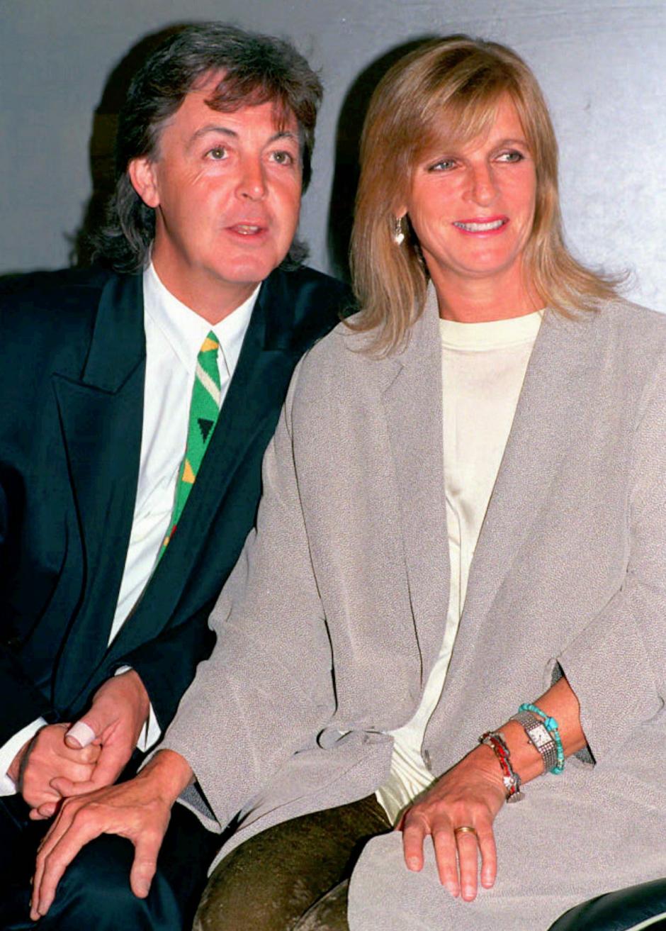 El músico junto a Linda Eastman, durante un acto público en Londres en 1991