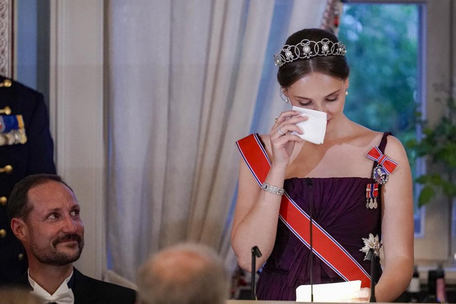 La princesa Ingrid Alexandra de Noruega se emocionó durante su discurso