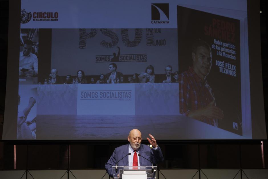 José Félix Tezanos ofrece un discurso durante la presentación de su libro 'Pedro Sánchez. Había partido: de las primarias a la Moncloa', este martes en Madrid.