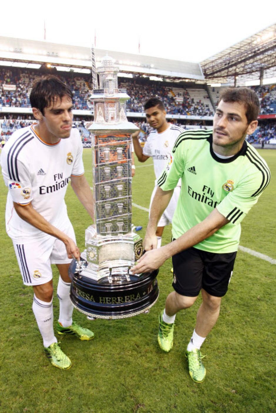 El Real Madrid, en 2013, con el trofeo Teresa Herrera.