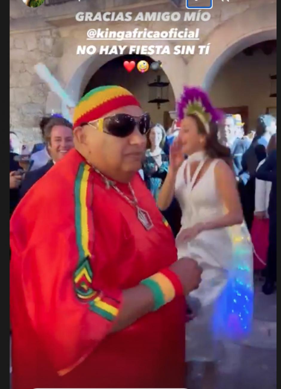 King África apareció por sorpresa en la boda de Lucía Pombo con Álvaro López Huerta
