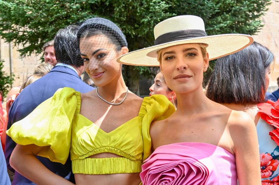 Las 'influencers' Teresa Andrés y Marta Lozano, durante la boda de Lucía Pombo este sábado 25 de junio
