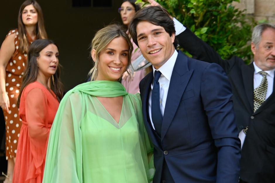 María Pombo y su marido, Pablo Castellano, en la boda de Lucía Pombo
