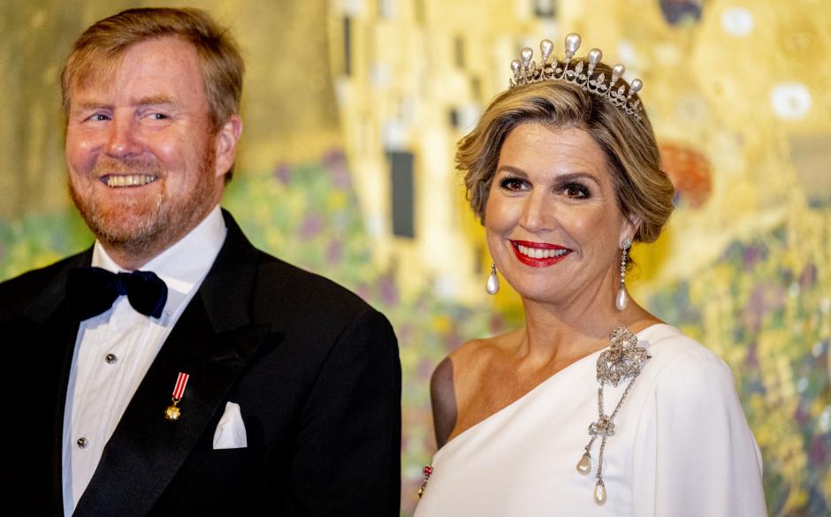 VIENNA - Queen Maxima, King Willem-Alexander, Federal President Alexander van der Bellen and Doris Schmidauer pose at Belvedere Palace prior to the traditional state banquet during a three-day state visit to Austria. Central to the visit are the themes of sustainable mobility, the connected society and cultural exchange.