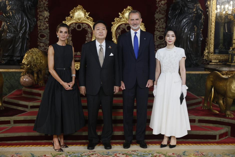 Spanish King Felipe VI and Queen Letizia Ortiz with South Korean President Yoon Suk Yeol and wife Kim Kun hee during oficial dinner ceremony on occassion of 32 edition of NATO (OTAN) summit in Madrid on Tuesday, 28 June 2022
