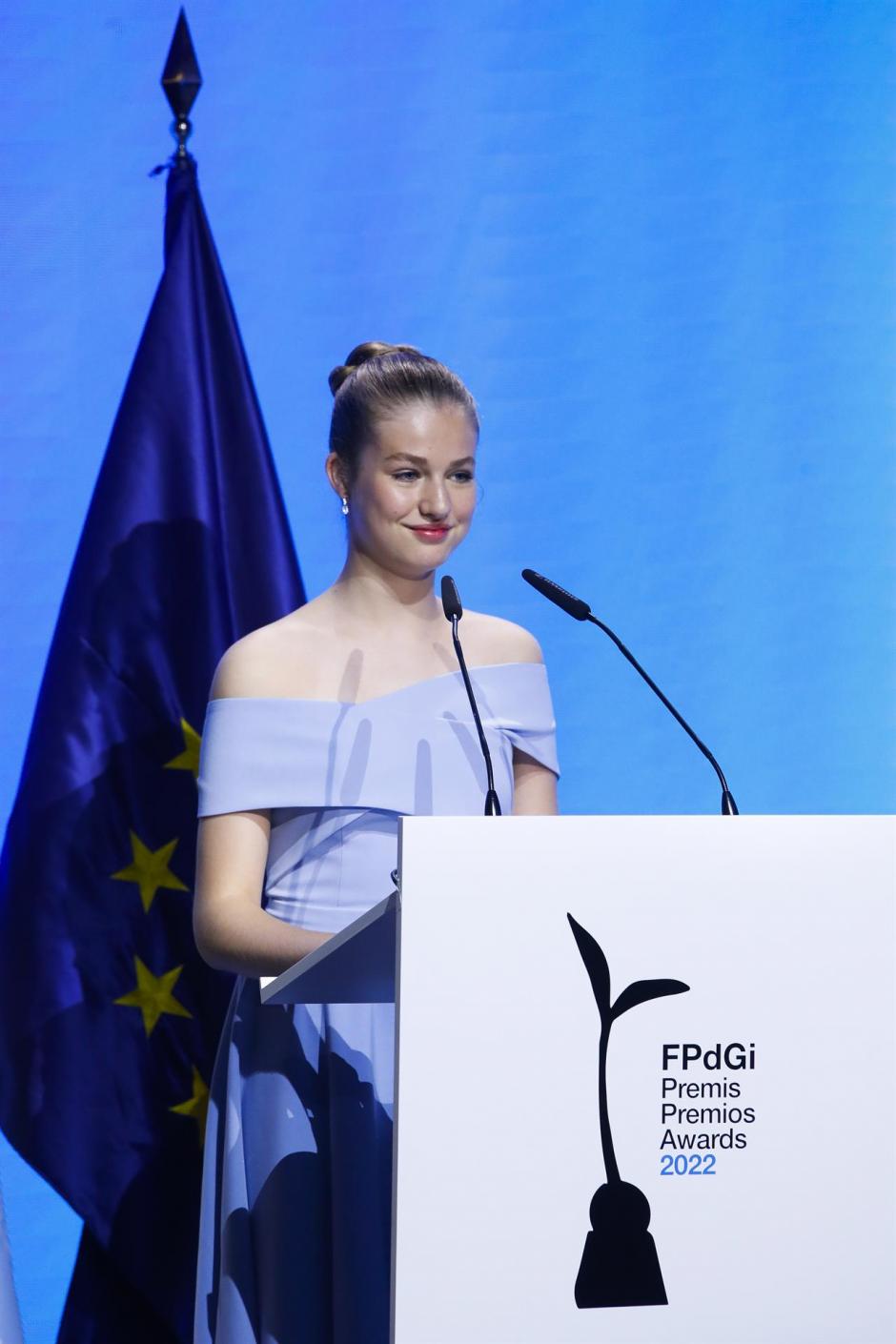 La Princesa Leonor pronuncia un discurso durante la ceremonia de entrega de los Premios Fundación Princesa de Girona