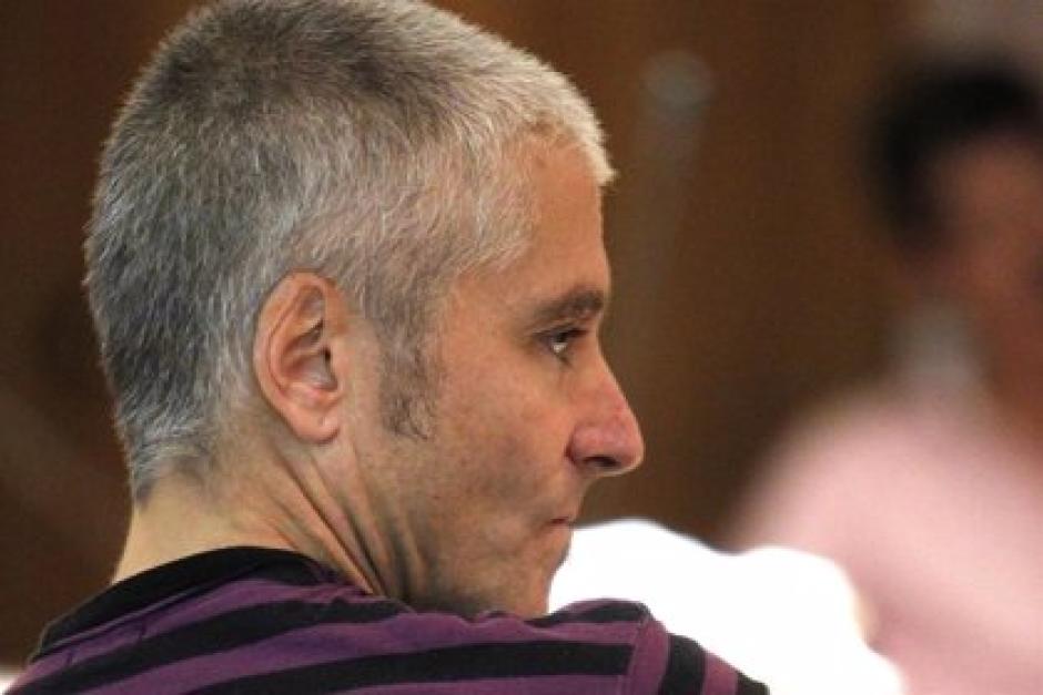 Francisco Javier García Gaztelu, alias 'Txapote', .
La Asociación Dignidad y Justicia ha recurrido este jueves el permiso extraordinario concedido por el juez de Vigilancia Penitenciaria de la Audiencia Nacional al que fuera jefe militar de ETA Francisco Javier García Gaztelu, alias 'Txapote', al entender que podría incumplir la imposición que sobre él pesa de no acercarse a algunas de sus víctimas o acudir a lugares donde cometió atentados.
ESPAÑA EUROPA ANDALUCÍA POLÍTICA
EUROPA PRESS/ARCHIVO