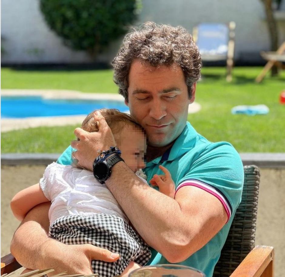 Teodoro García Egea, con su hijo