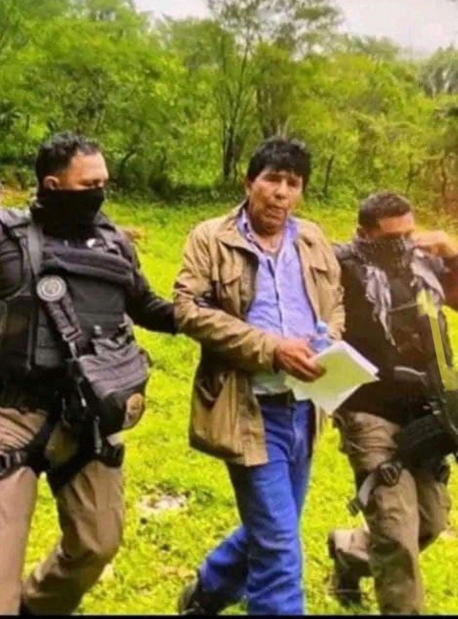 San Simon (Mexico), 16/07/2022.- A handout photo made available by the Secretariat of the Navy (SEMAR) of the Government of Mexico shows the arrest of Mexican drug lord Rafael Caro Quintero in San Simon, Mexico, 15 July 2022. Caro Quintero, on the United States Drug Enforcement Agency (DEA)'Äôs most wanted list, was arrested on 15 July in San Simon, Sinaloa. (Estados Unidos) EFE/EPA/SEMAR HANDOUT HANDOUT EDITORIAL USE ONLY/NO SALES