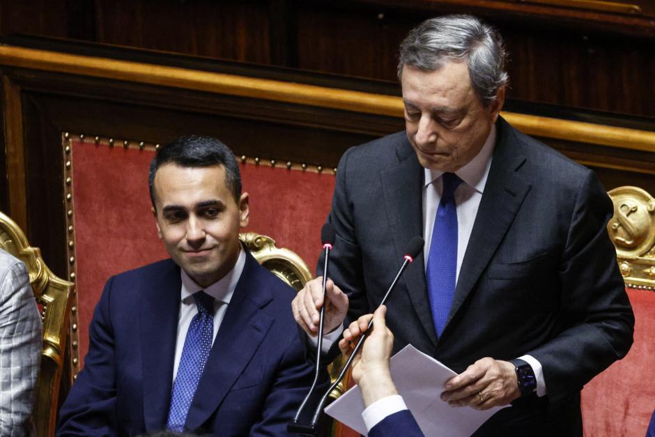 Draghi pone sus condiciones para quedarse y zanjar la crisis de Italia