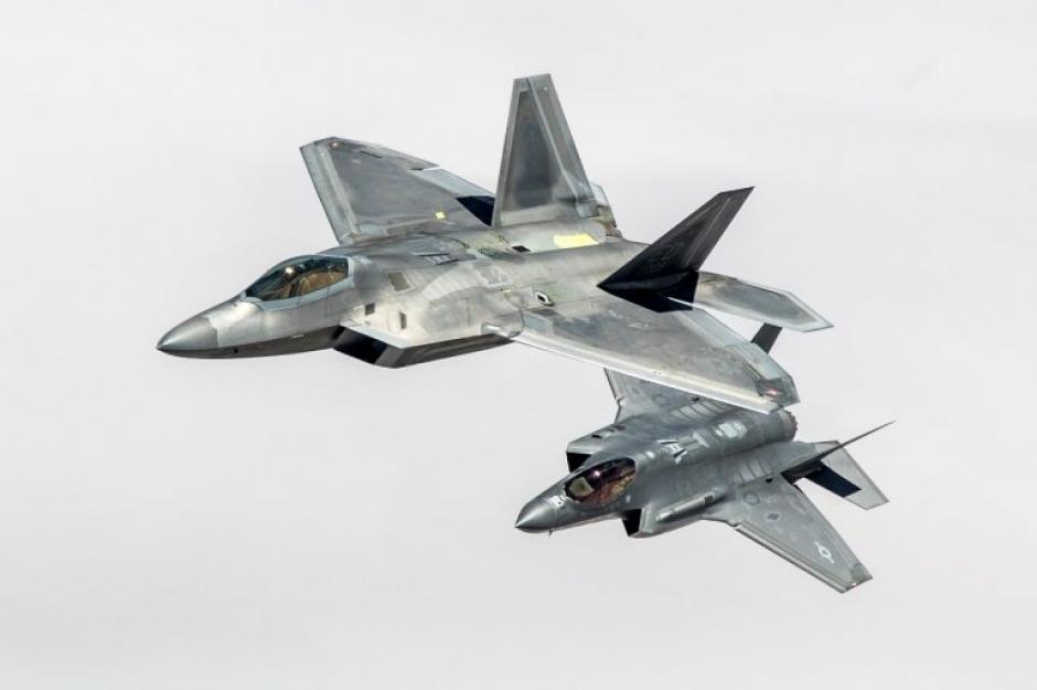 Varias imágenes de los F-22 Raptor