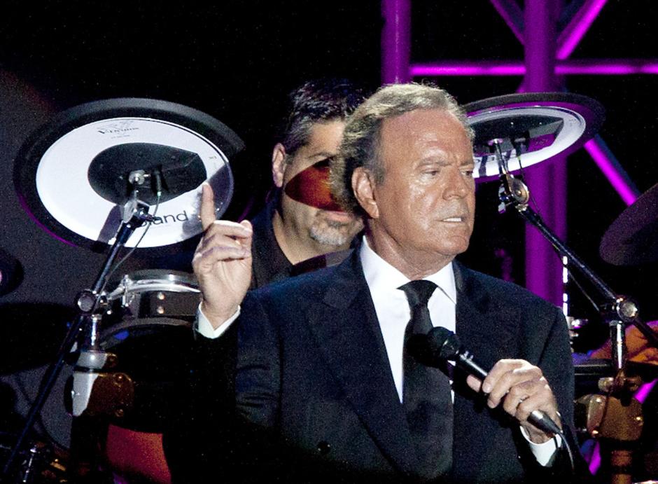 Singer Julio Iglesias during a concert in Alicante.
Tuesday 05 August 2014
Alicante