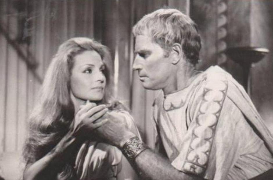Carmen Sevilla y Charlton Heston en 'Marco Antonio y Cleopatra' (1972)