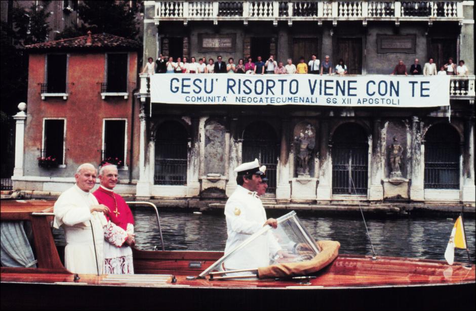 EL PAPA JUAN PABLO II DURANTE VISITA OFICIAL A VENECIA
EN LA FTO MONTANDO EN VAPORETTO
Interpress / Iannuzzi / ©KORPA
1985
VENECIA *** Local Caption *** Visita a Venezia del Papa Giovanni Paolo II nel Giugno 1985.- Interpress / Iannuzzi
