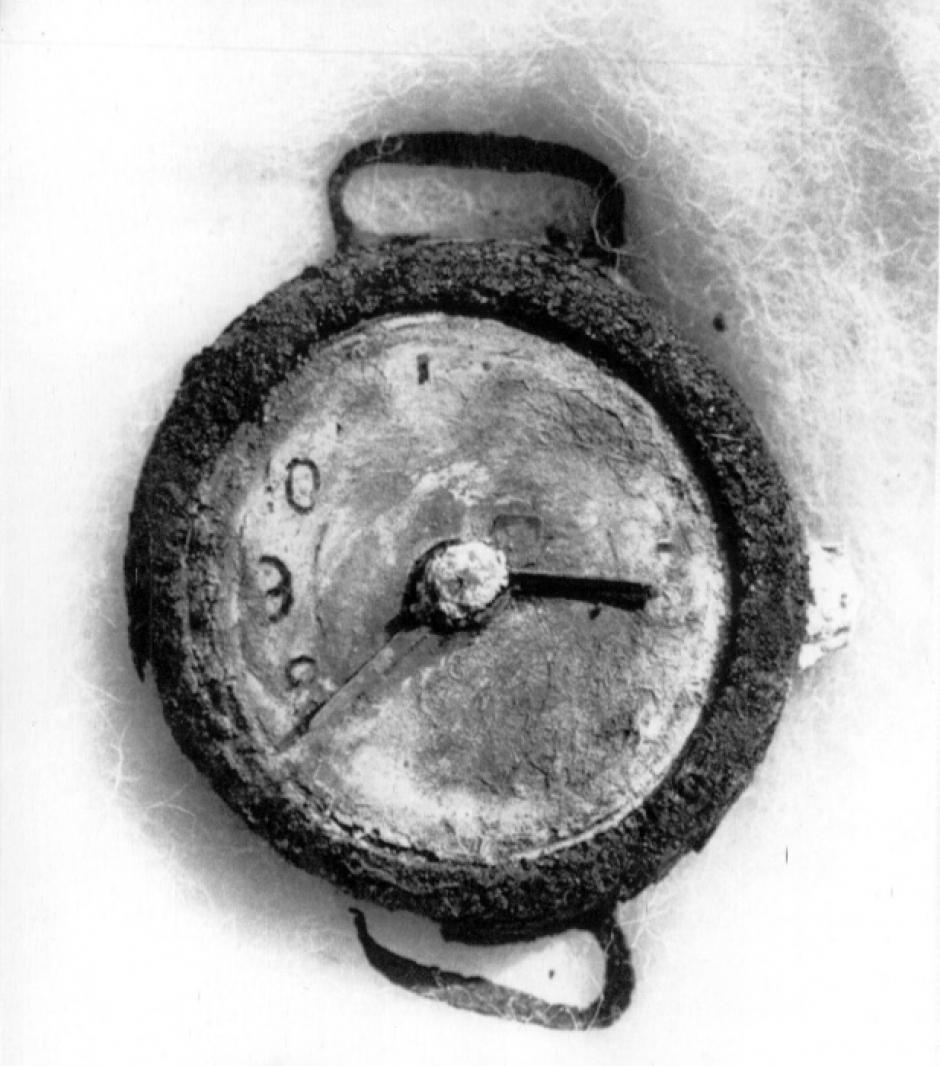 La explosión de la bomba atómica de Hiroshima registrada a las 8:15 a.m. del 6 de agosto de 1945 en los restos de un reloj de pulsera encontrado en las ruinas en esta foto de las Naciones Unidas de 1945