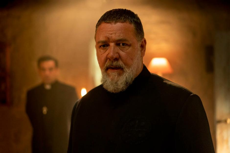 El actor Russell Crowe en la primera imagen de la película que protagoniza sobre Gabriele Amorth, el exorcista del Vaticano