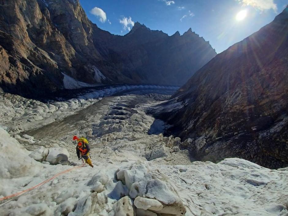 El ascenso del glaciar de Honbroc es imprescindible para el éxito de la misión