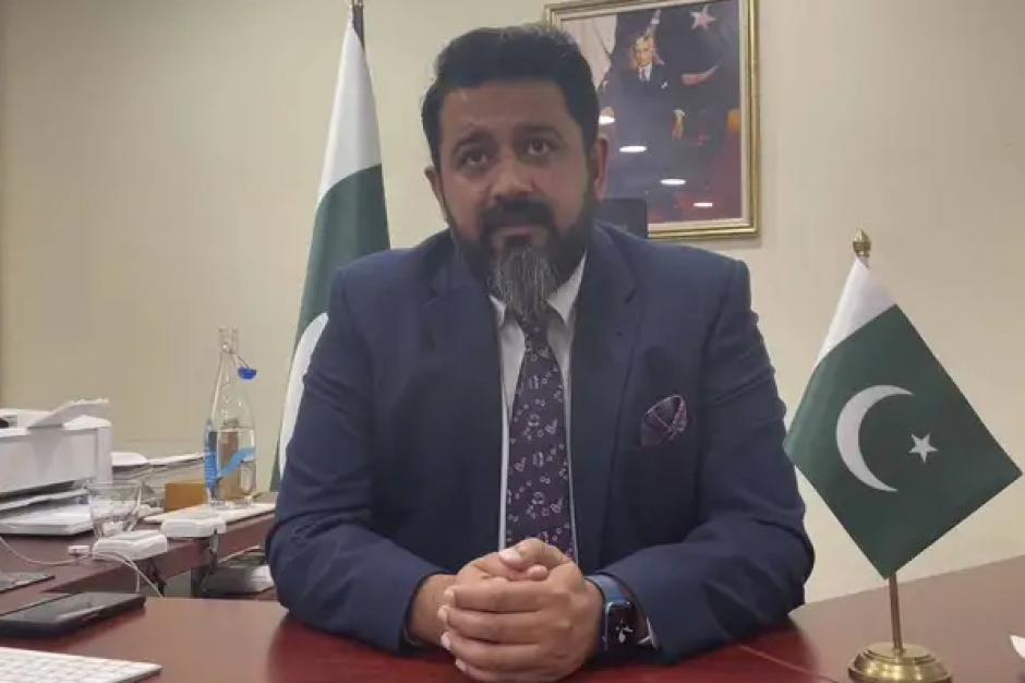 El cónsul de Pakistán, Mirza Salman