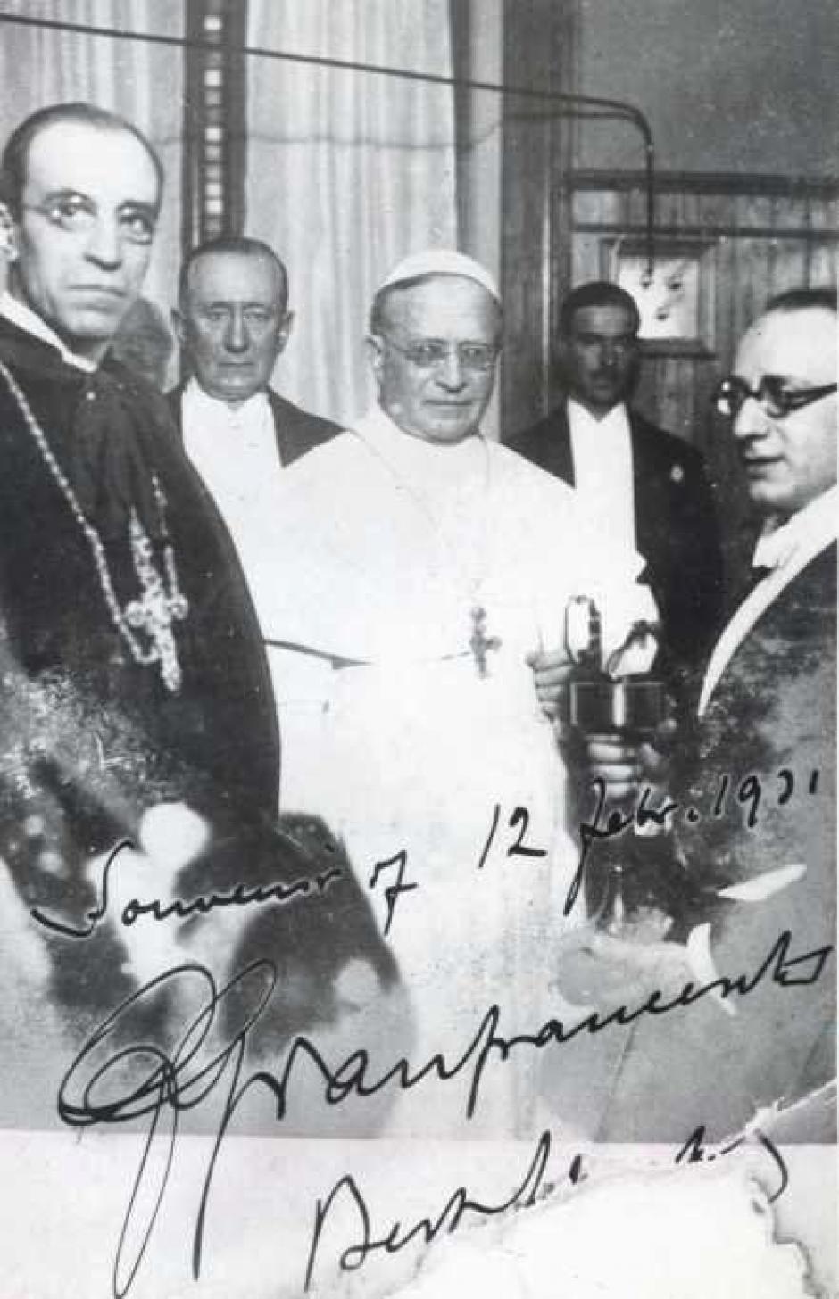Pío XI junto al cardenal Eugenio Pacelli, futuro Pío XII.