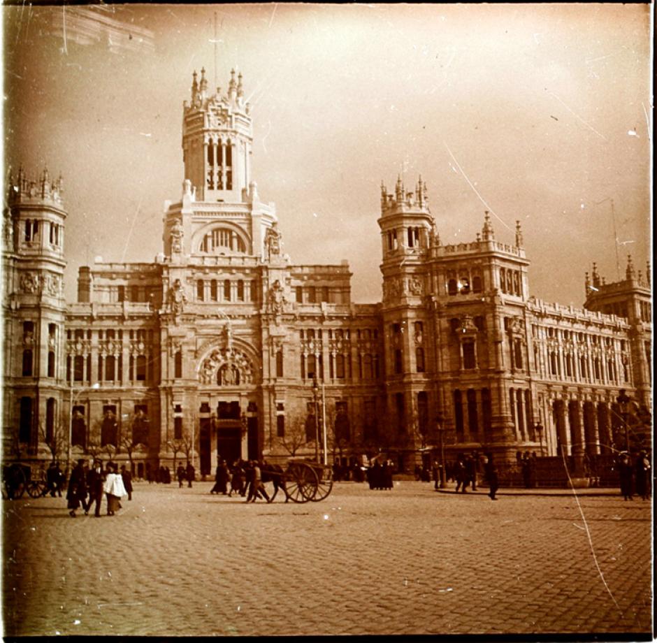 Imagen del Palacio de Comunicaciones en 1920