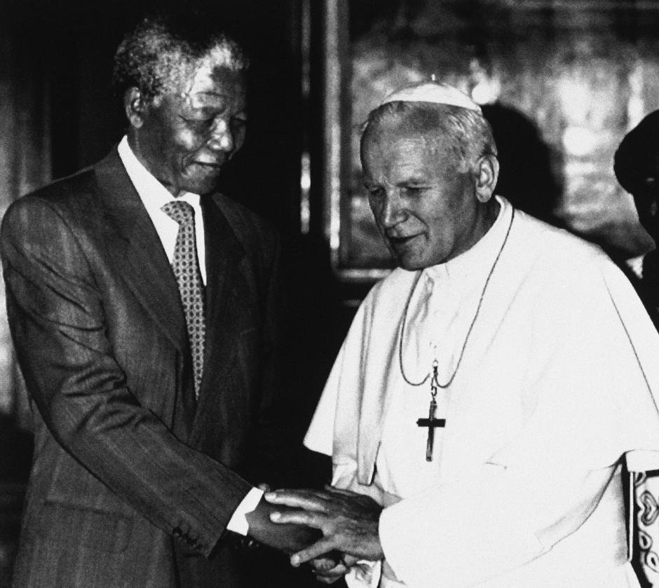 Juan Pablo II con Nelson Mandela el 15 de junio de 1990