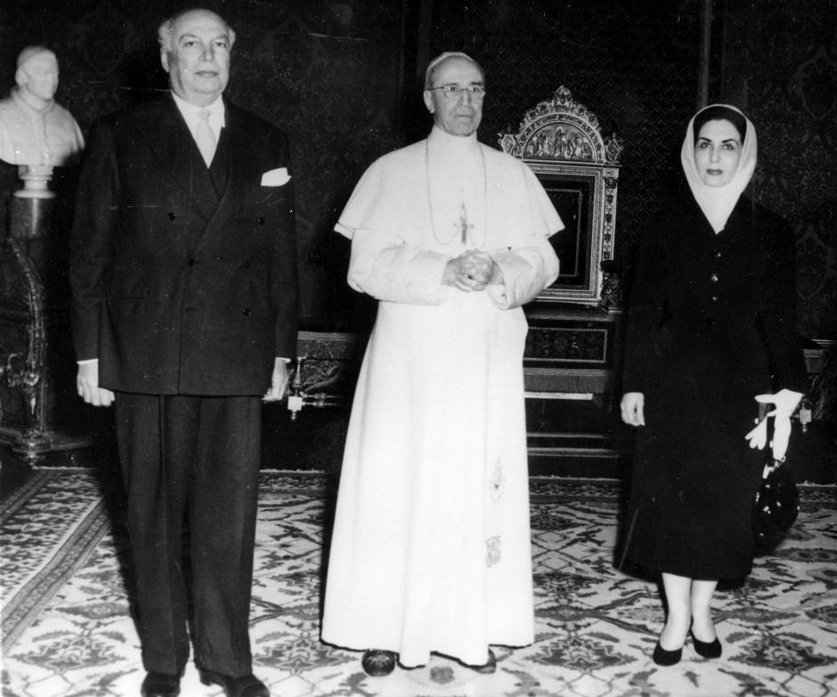 Papa Pio XII con la riena Zein de Jornania en 1957