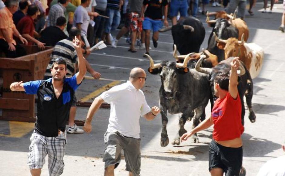 Imagen de un festejo de 'bous al carrer' en Valencia