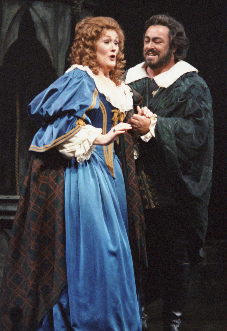 Joan Sutherland y Luciano Pavarotti en 1987