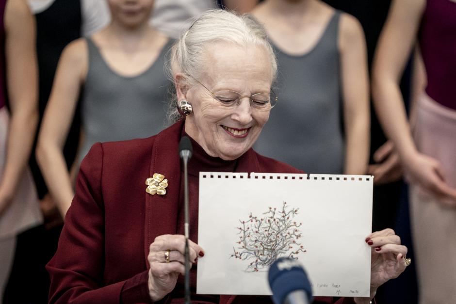 Denmark's Queen Margrethe during the first working day at the HC Andersen ballet The Snow Queen at Tivoli in Copenhagen, Tuesday, Nov. 2 2021 *** Local Caption *** .