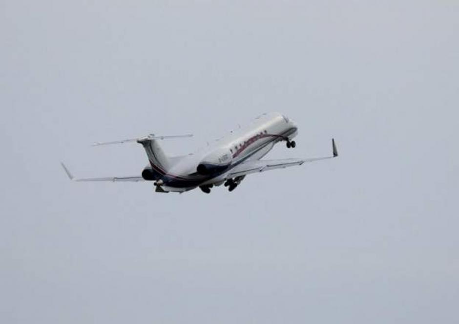 El avión con el Rey Carlos III despegó de Aberdeen hacia Londres
