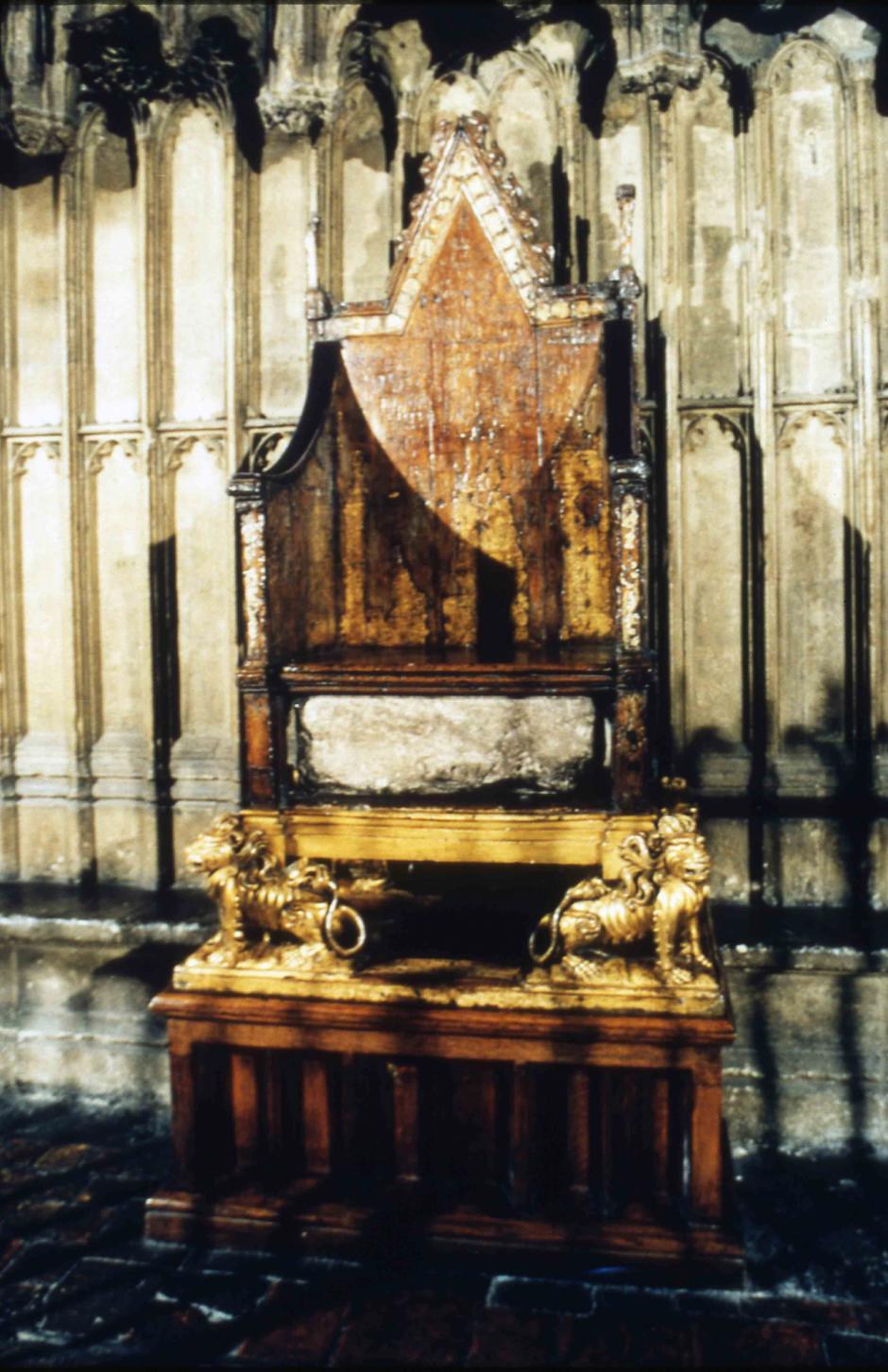 La Piedra del Destino, incrustada en la Silla de Coronación, en la Abadía de Westminster