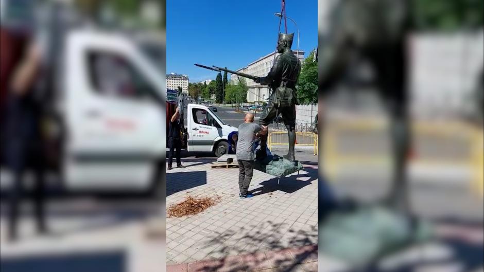 Madrid instala por fin la estatua del legionario