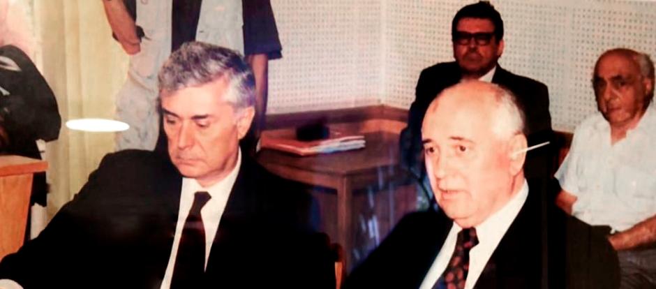 Javier Rupérez y Mijail Gorvachov