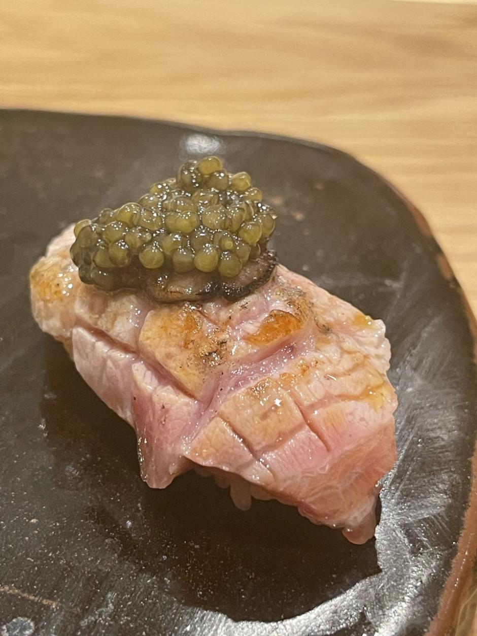 Sushi imperial anguila caviar y tuétano