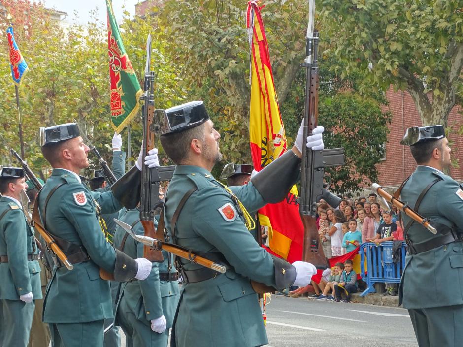 Guardias civiles durante un desfile del 12 de octubre en Pamplona