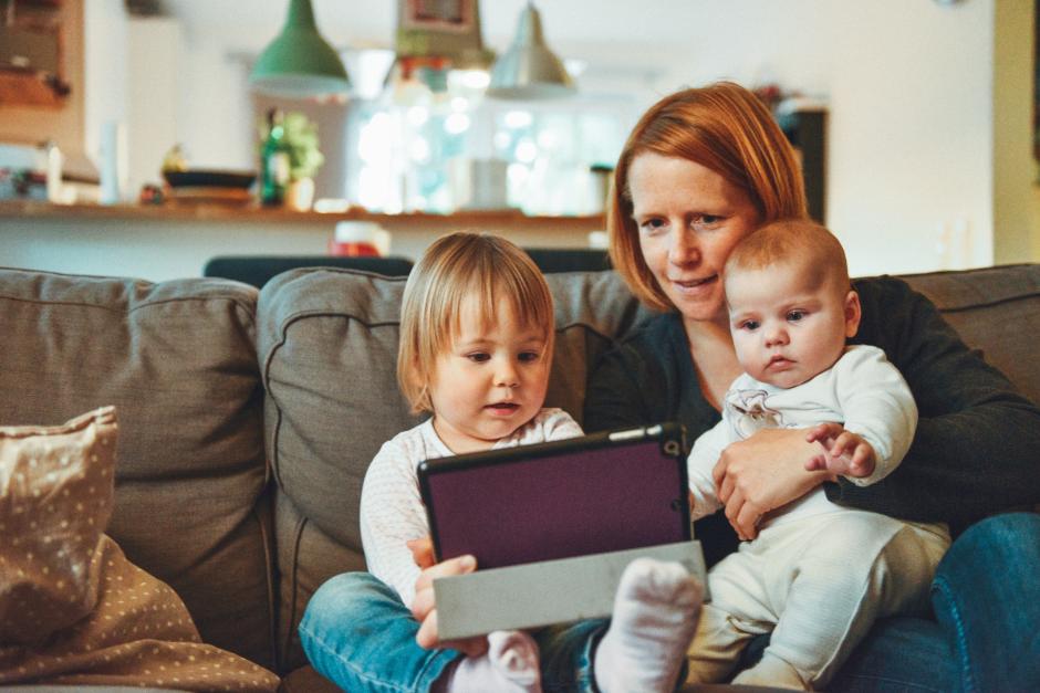 Un nuevo estudio de la universidad de Missouri ha analizado el impacto de las redes sociales en la maternidad