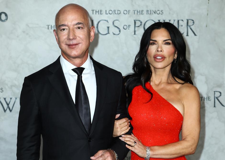 Jeff Bezos and Lauren Sanchez at the premiere of 'The Rings of Power' in London.