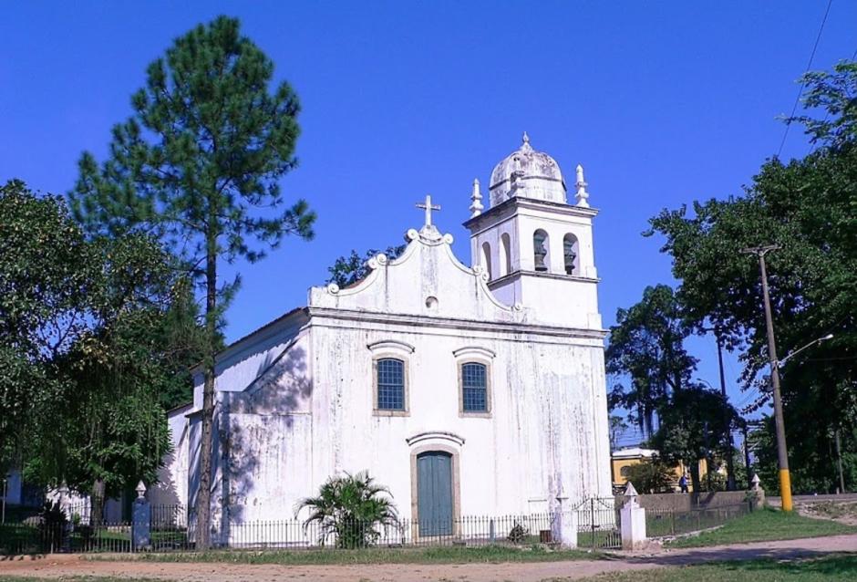 Parroquia Nuestra Señora del Pilar en Duque de Caxais, Brasil