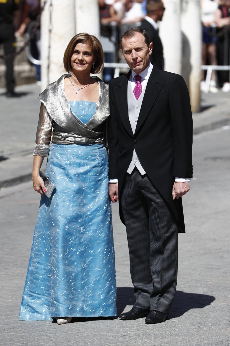 Emilio Butragueño y su mujer Sonia González asistieron a la boda de Sergio Ramos y Pilar Rubio