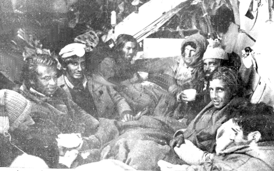 Imagen de los supervivientes del accidente de los Andes, en 1972