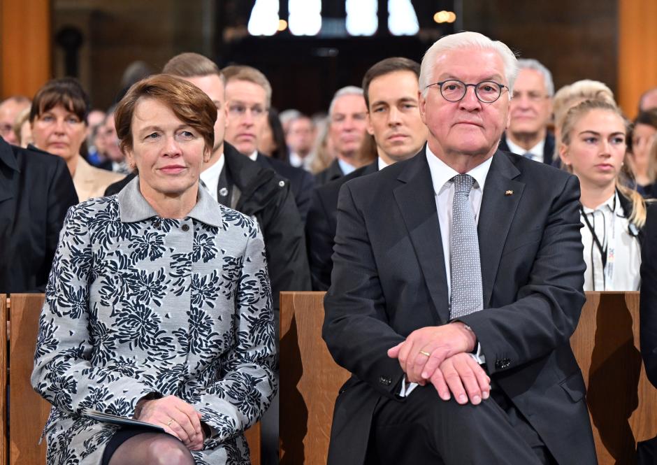 Frank-Walter Steinmeier, Federal President, and his wife Elke Büdenbender during German Unity Day in the state capital of Erfurt.