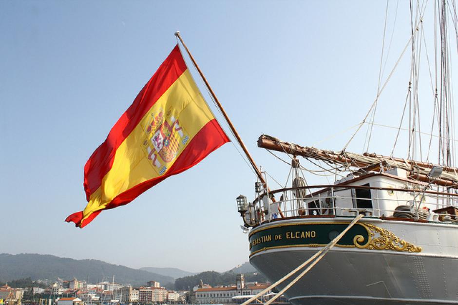 La bandera española, en el Juan Sebastián de Elcano