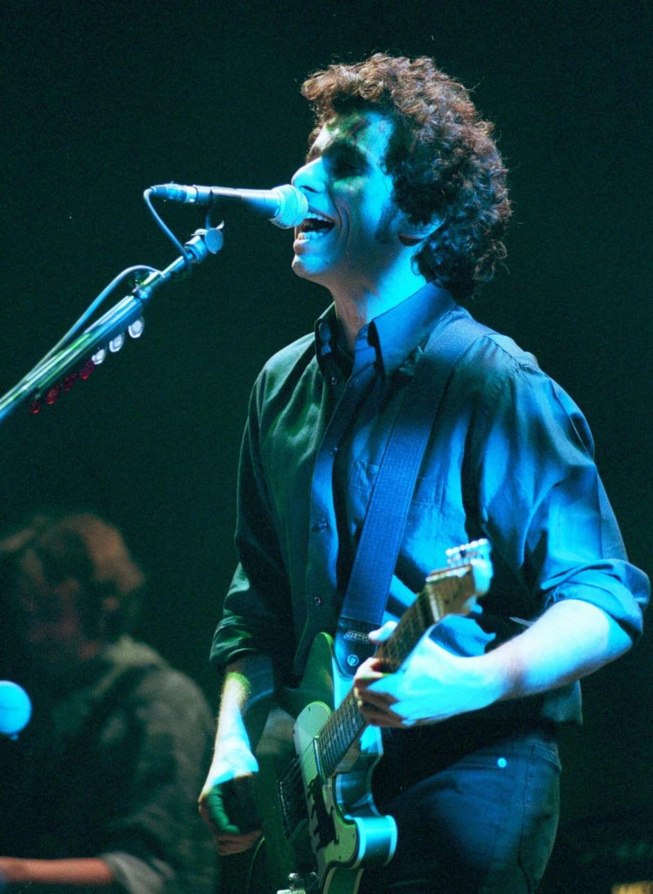 Andrés Calamaro durante un concierto